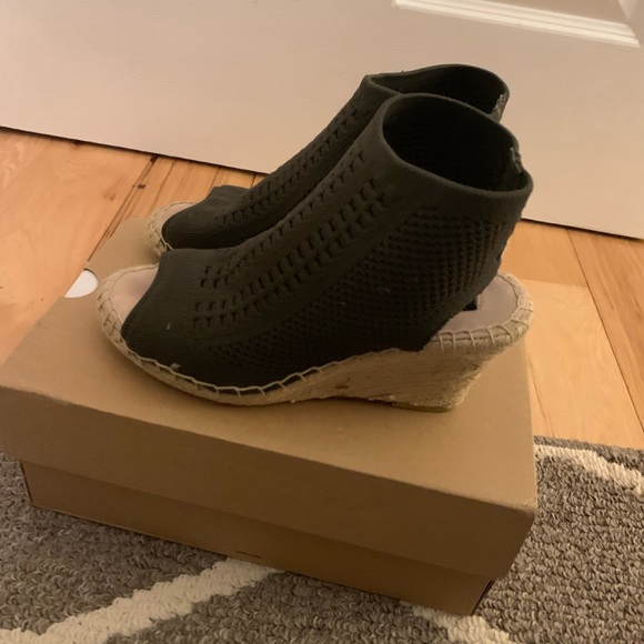 Selling - Picture 5 of 5